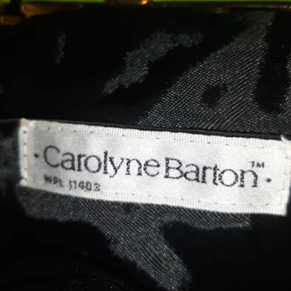 Gorgeous beaded scallop seashell night life bag - Picture 4 of 10